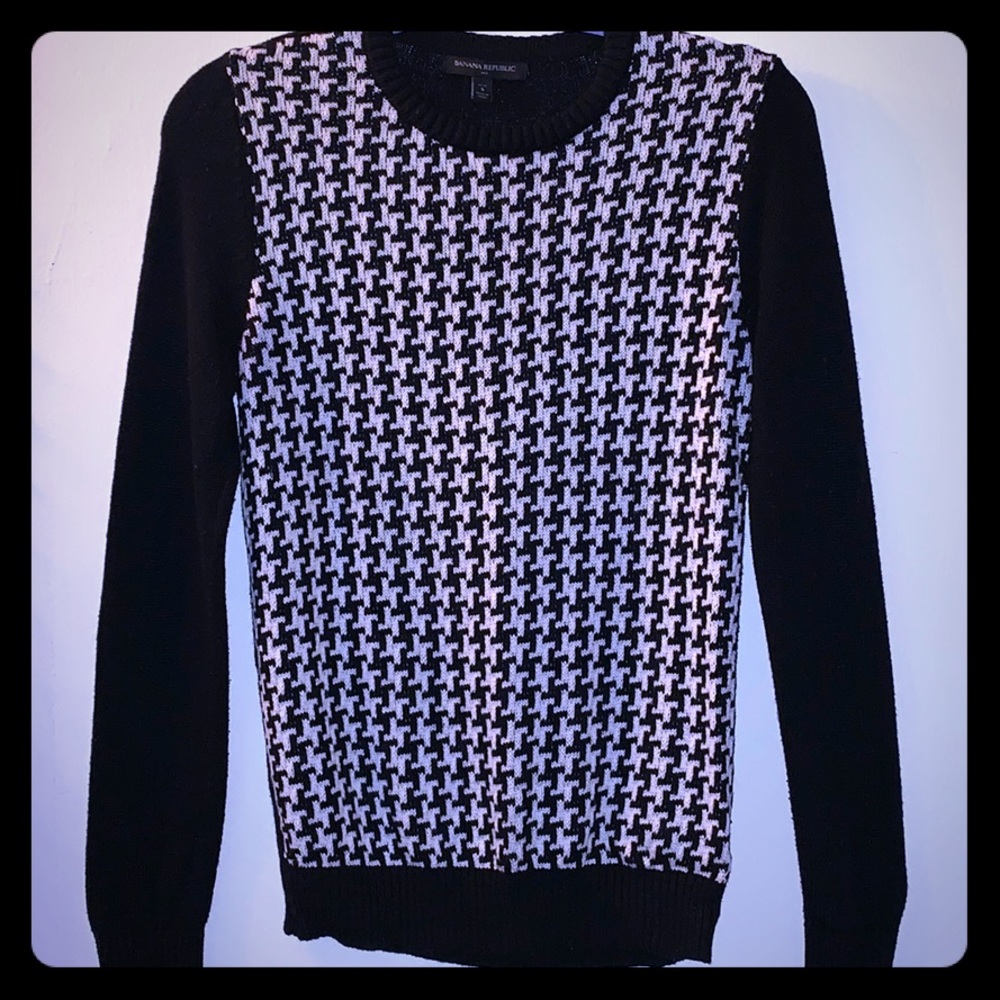 Partial black & white houndstooth Sweater